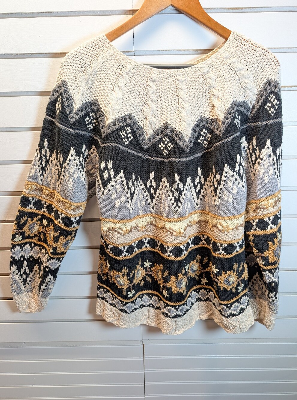 Vintage Style New York Hand Knit Crewneck Cableknit/Graphic Sweater Medium EUC